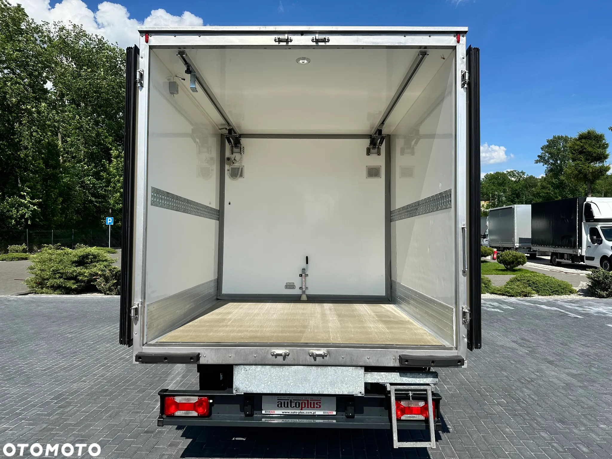 Iveco DAILY 50C15 CHŁODNIA KONTENER -5*C ZASILANIE 230V KLIMATYZACJA BLIŹNIACZE KOŁA 150KM [ 279041 ] - 14