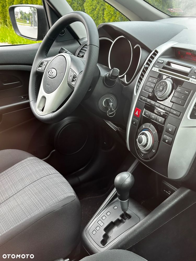 Kia Venga - 32