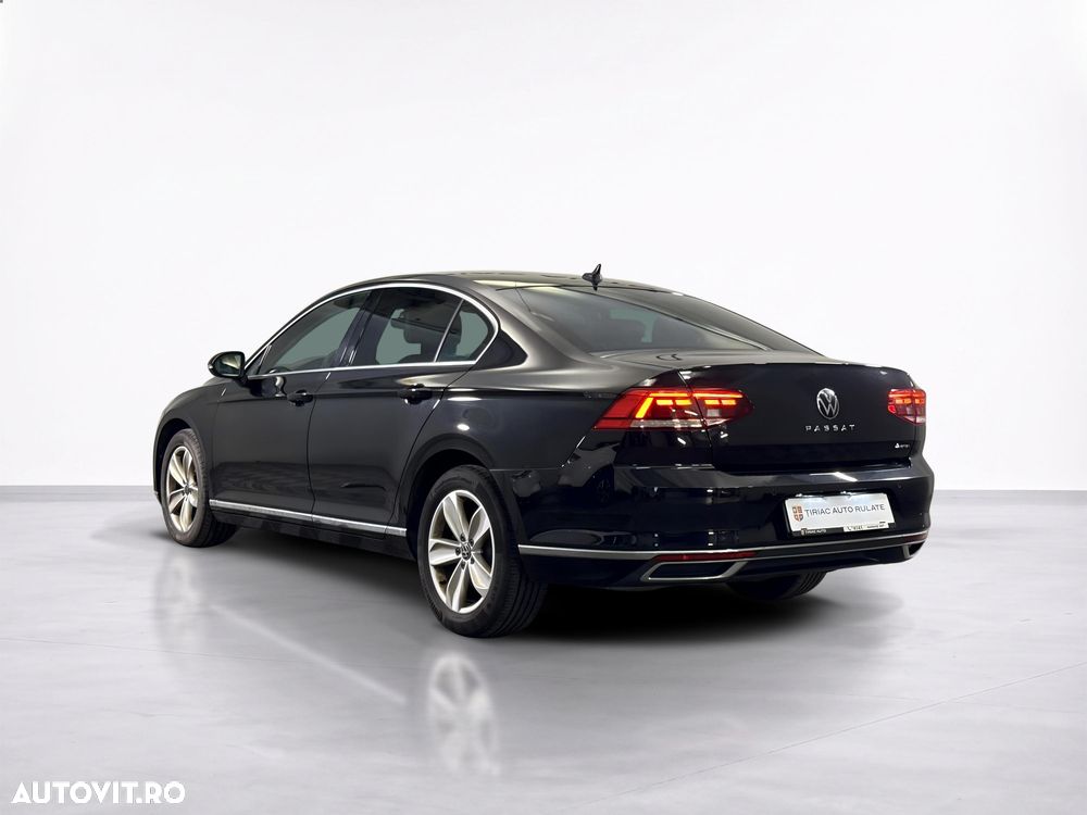 Volkswagen Passat - 4