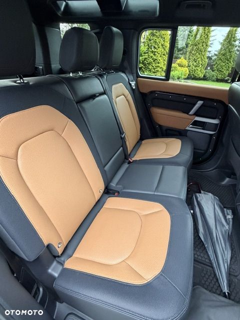 Land Rover Defender 3.0 D300 mHEV X-Dynamic HSE - 12