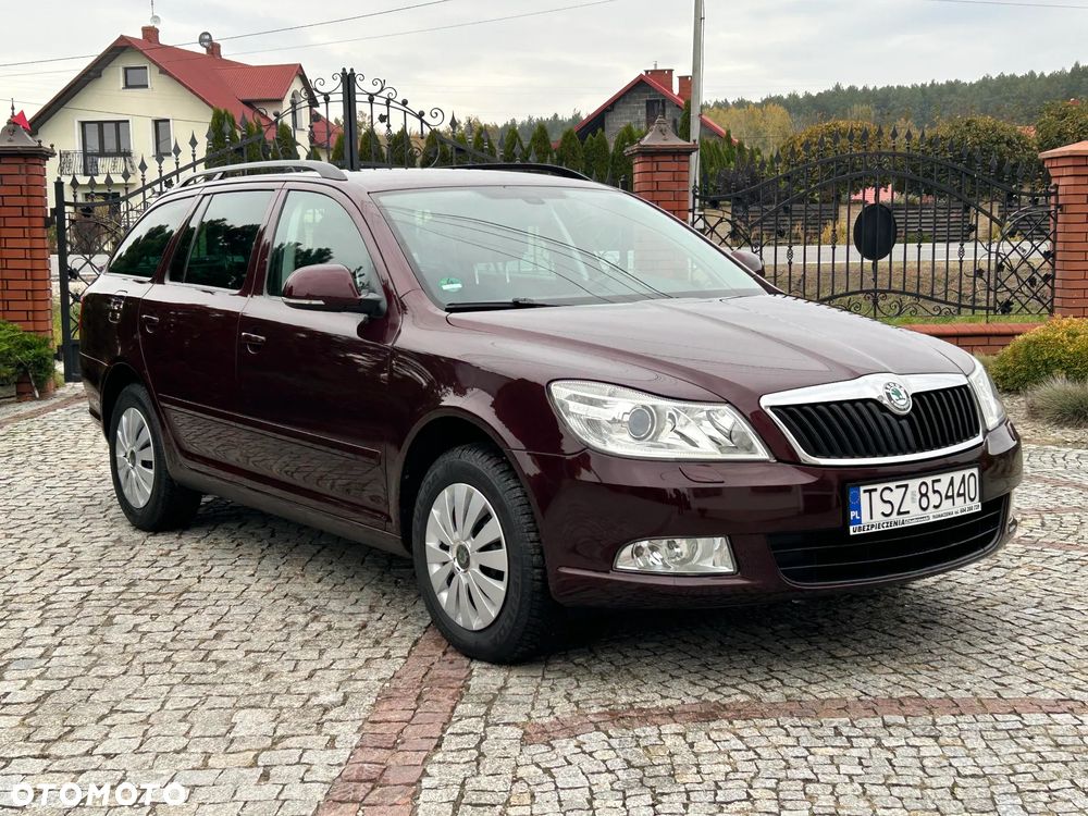 Skoda Octavia 2011 photo 2
