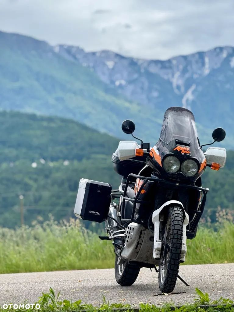 Honda XRV