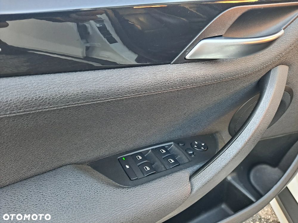 BMW X1 sDrive18i Sport Line - 15