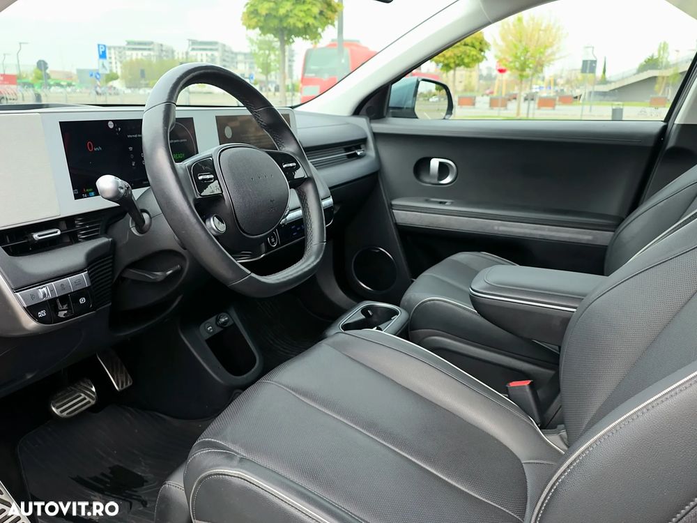 Hyundai IONIQ - 16