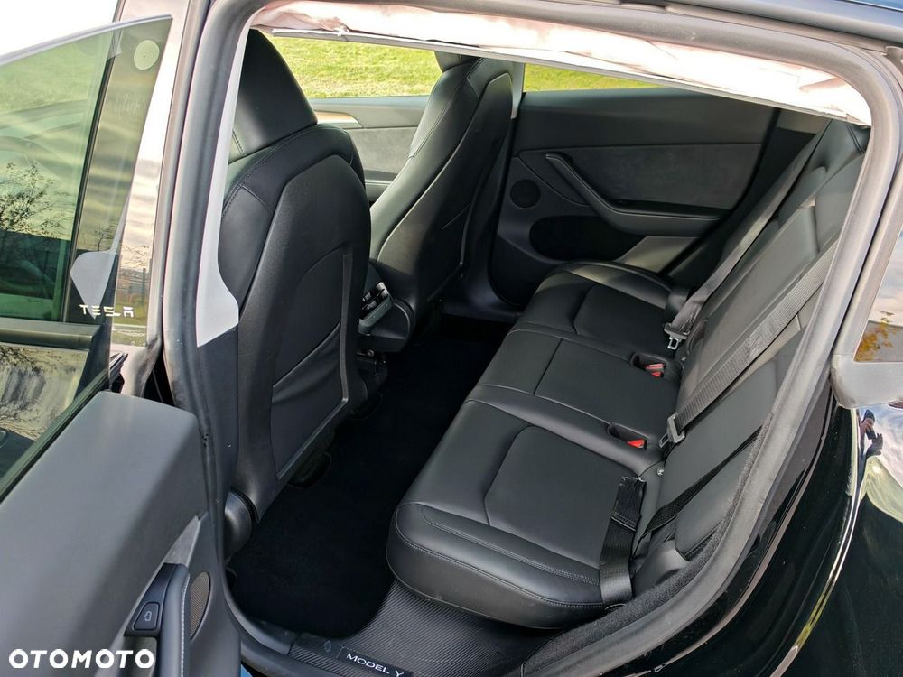Tesla Model Y Performance Dual Motor AWD - 38