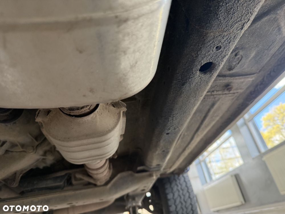 Jeep Cherokee - 39