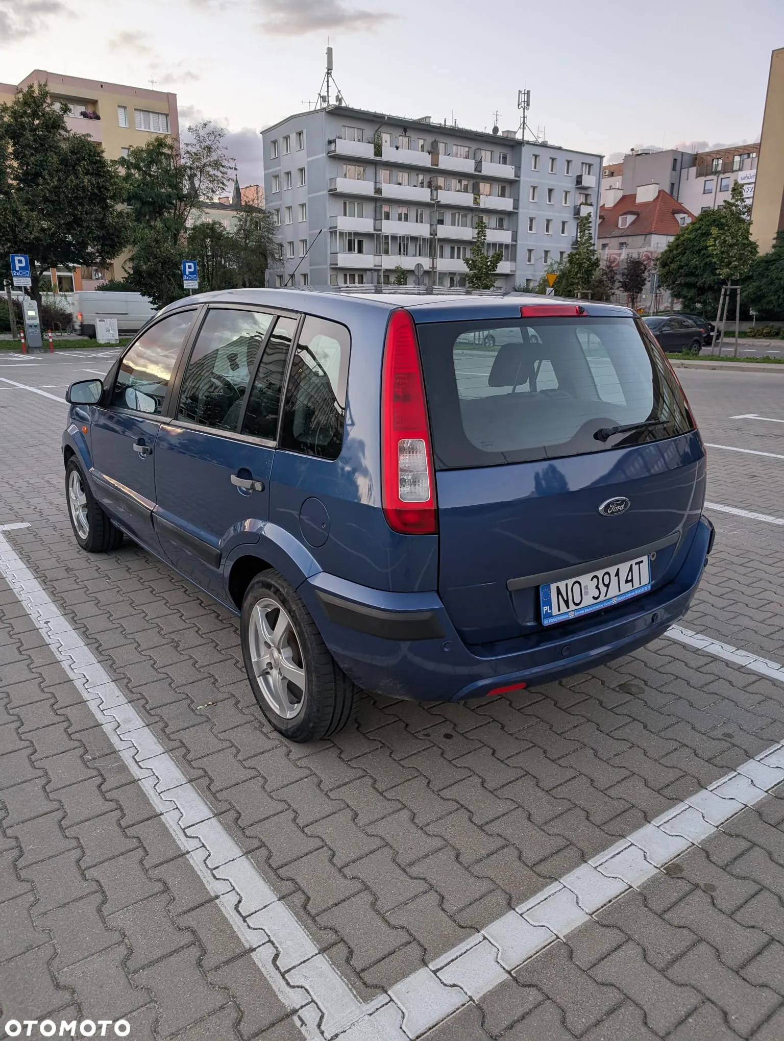 Ford Fusion - 8