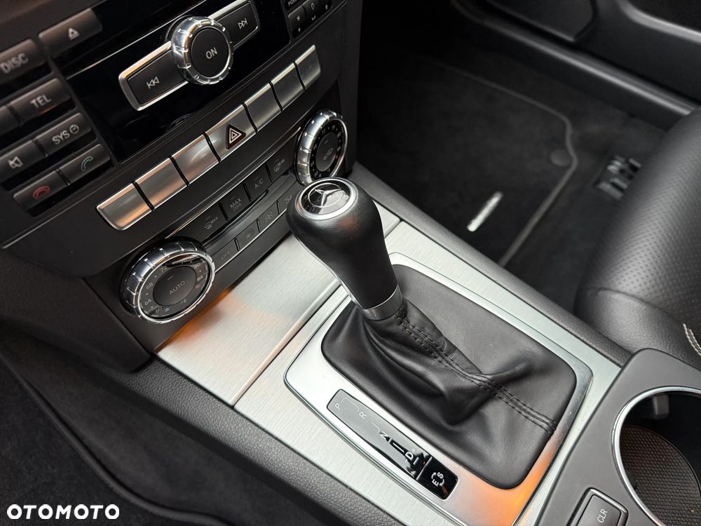 Mercedes-Benz Klasa C 250 CGI BlueEff Sport - 14