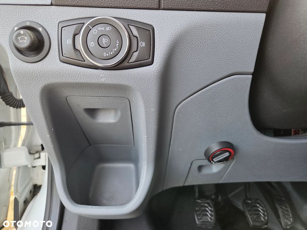 Ford Transit - 19