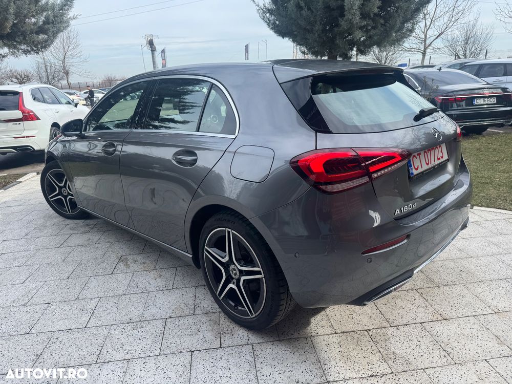 Mercedes-Benz A 180 d 7G-DCT - 4