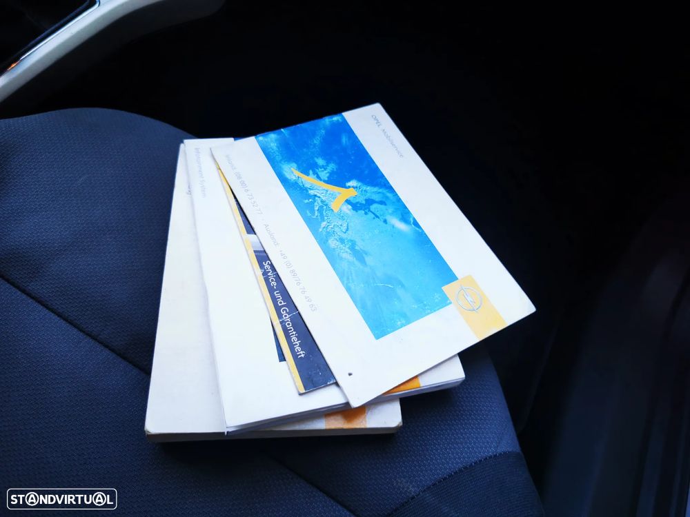 Opel Astra GTC 1.4 Selection - 25