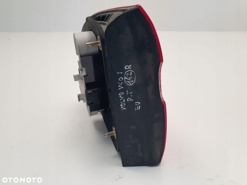 LAMPA PRAWA Volvo V40 I lift 99-04r TYLNA prawy tył pasażera Europa - 5