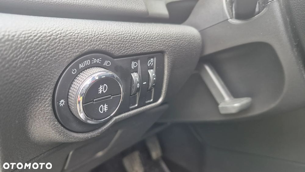 Opel Astra 1.4 T Cosmo - 11