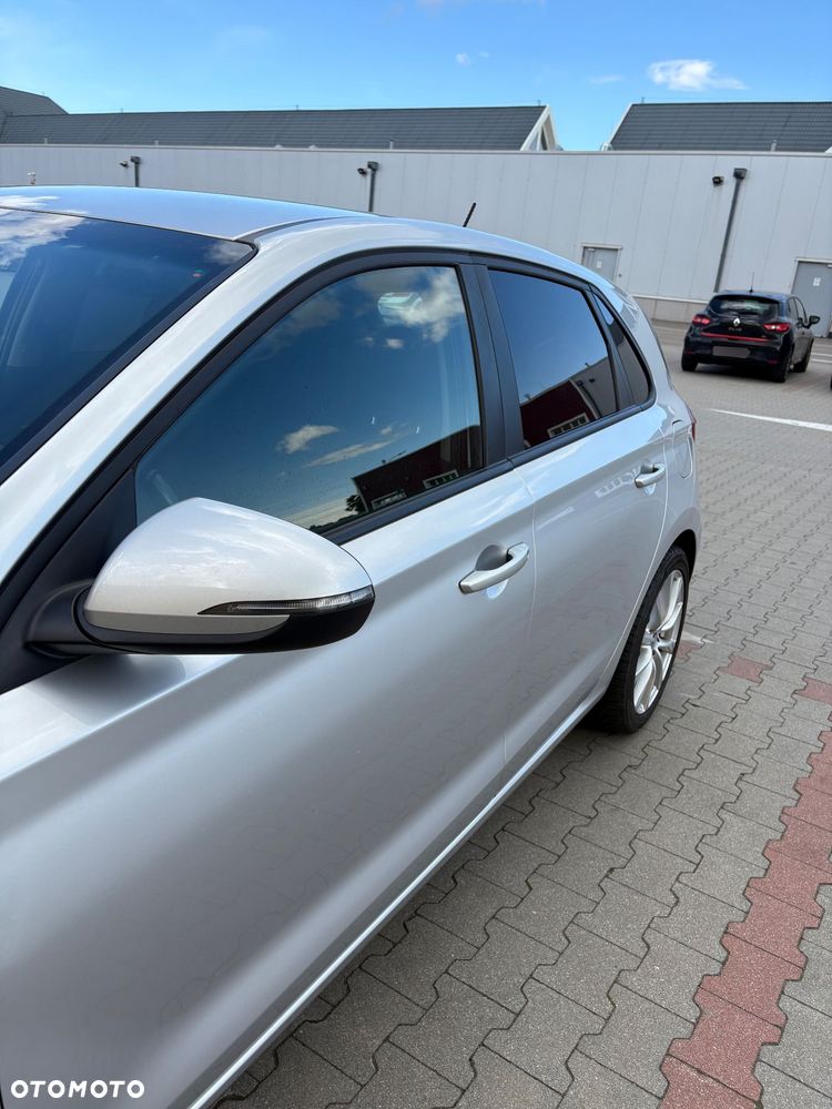 Hyundai i30 1.4 Classic + - 16