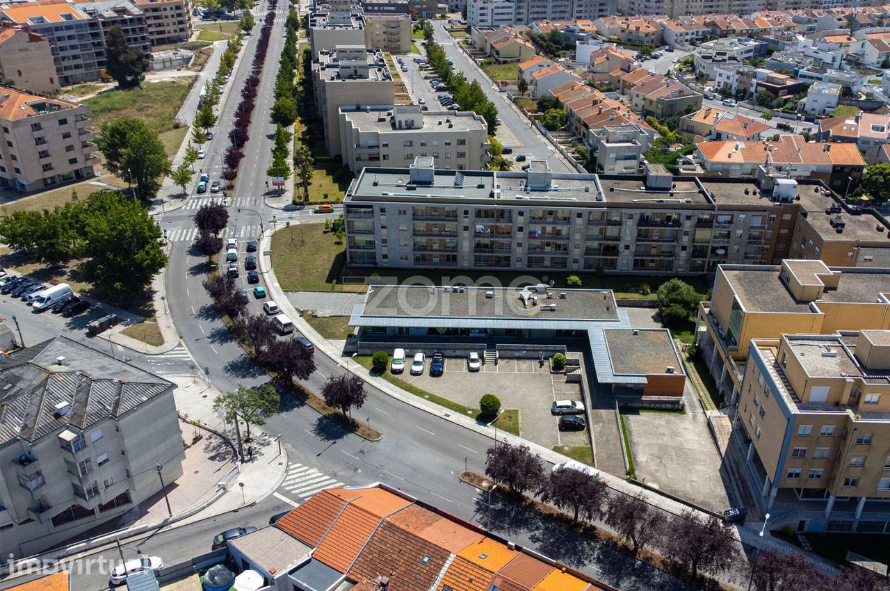 Loja, garagem, armazém, aparcamento, Rua S. Gens, Sra Hora, Matosin...