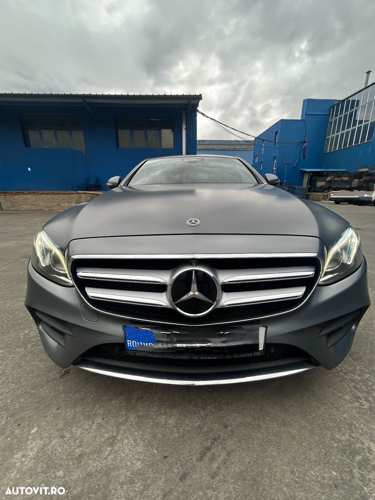 Mercedes-Benz E 400 4Matic 9G-TRONIC AMG Line - 2