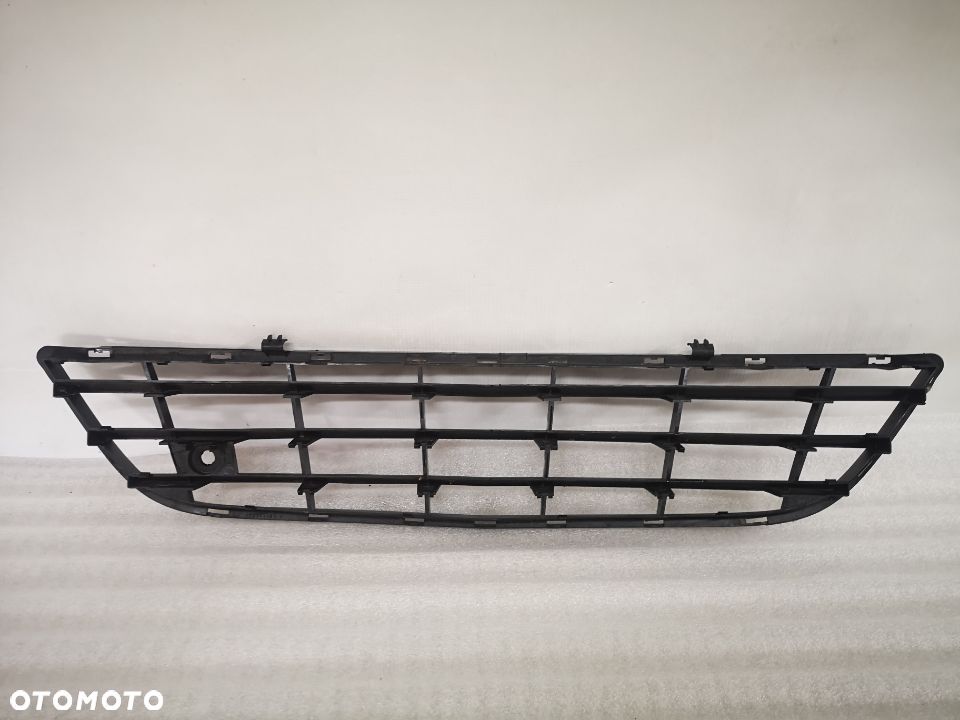 OPEL CORSA D 06-11 KRATKA ŚRODKOWA ZDERZAKA PRZEDNIEGO PRZÓD , NR 475498858A NR AUKCJI NK505 - 5