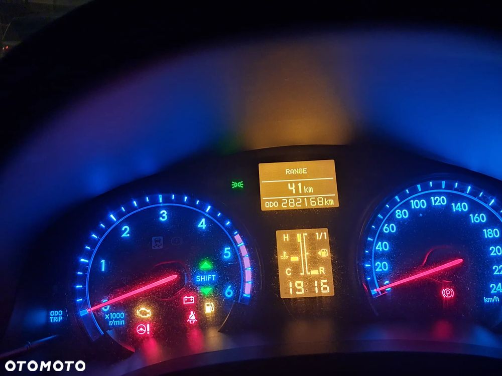 Toyota Avensis 2.0 D-4D Premium - 12