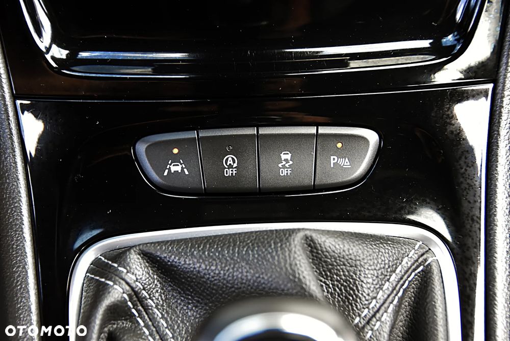 Opel Astra V 1.2 T GS Line S&S - 29