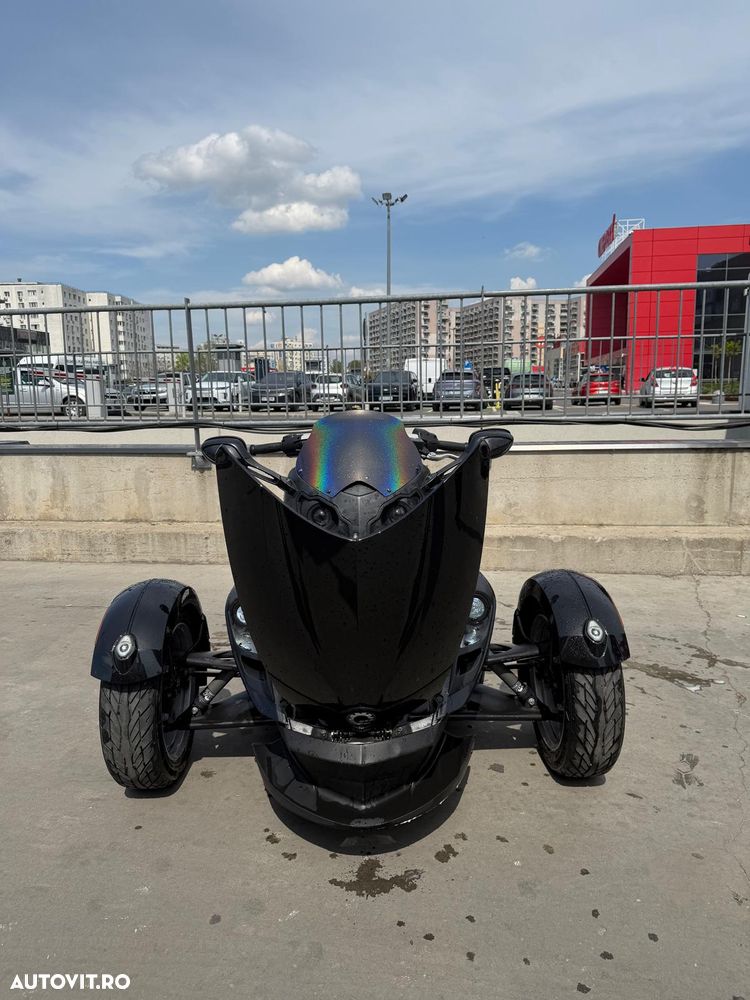 Can-Am Spyder - 4