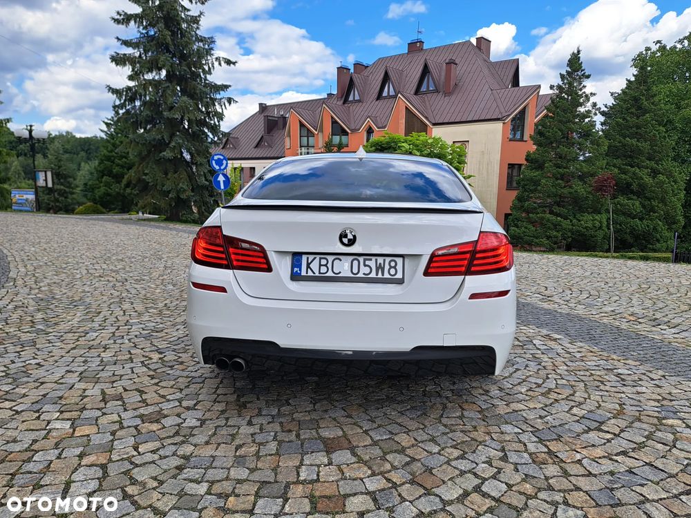 BMW Seria 5 528i xDrive - 34