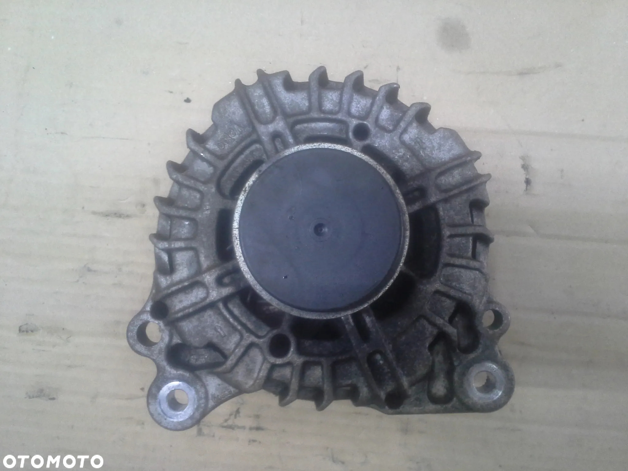 Volkswagen Sirocco 2.0 TDi alternator Valeo 03L903023F  TG14C026  2607703A - 7