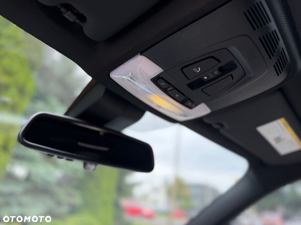 BMW Seria 3 328i xDrive - 23