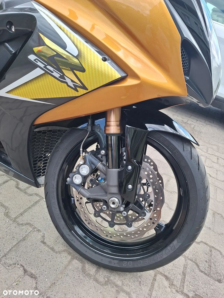 Suzuki GSX-R - 6