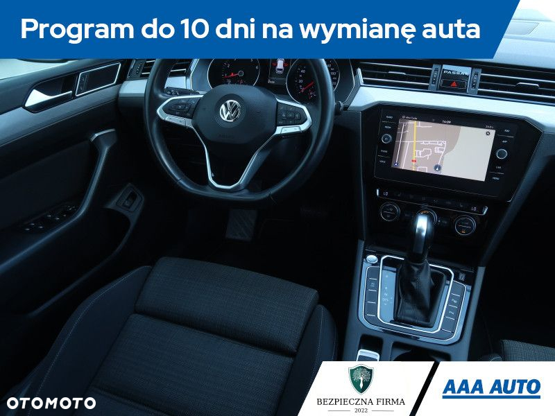 Volkswagen Passat - 8