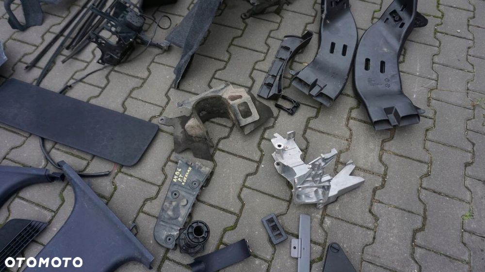 ZAŚLEPKA OSŁONA PLASTIK AUDI A4 B6 SEDAN 2001 - 7