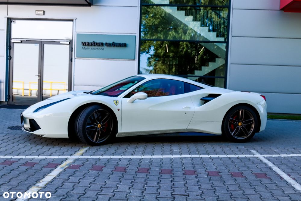 Ferrari 488 - 4