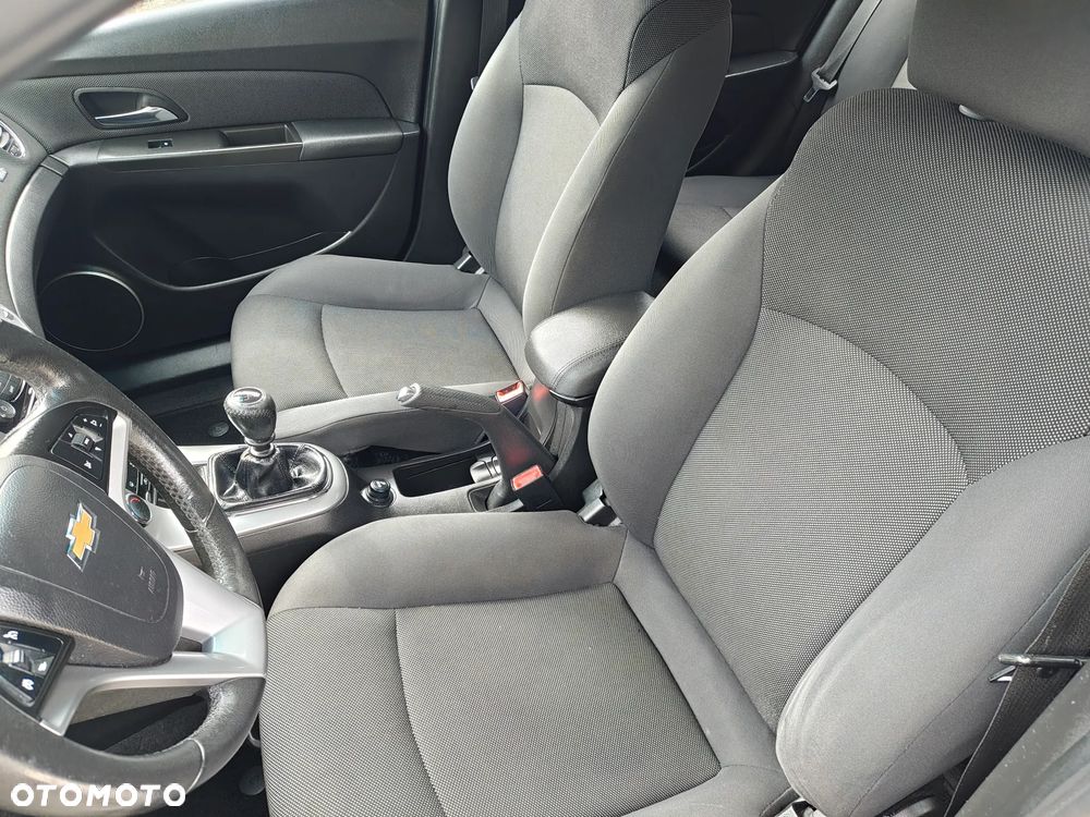 Chevrolet Cruze - 10