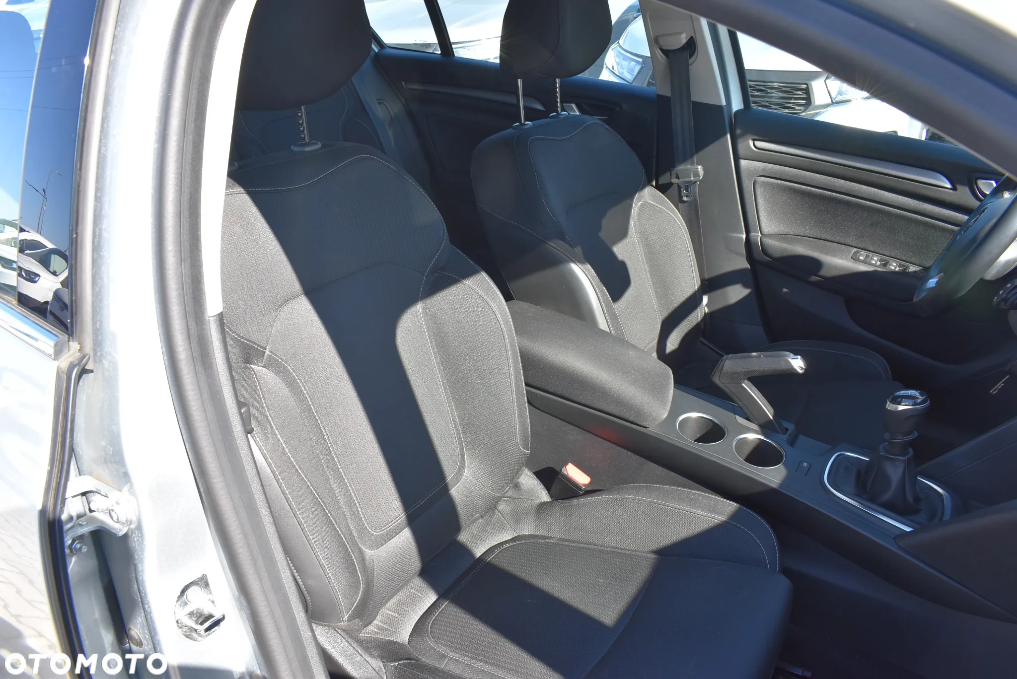 Renault Megane 1.3 TCe FAP Zen - 23