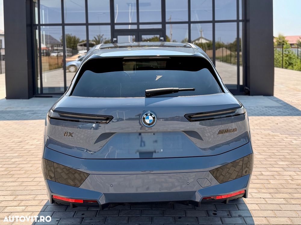 BMW iX - 6