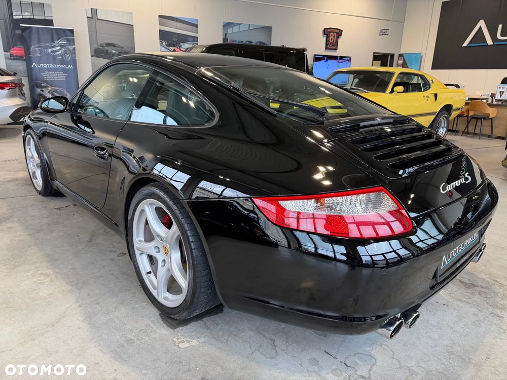 Porsche 911 Carrera S - 8