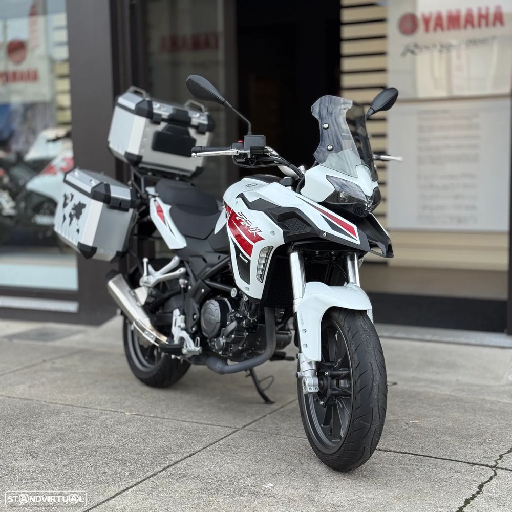 Benelli TRK 251 - 2