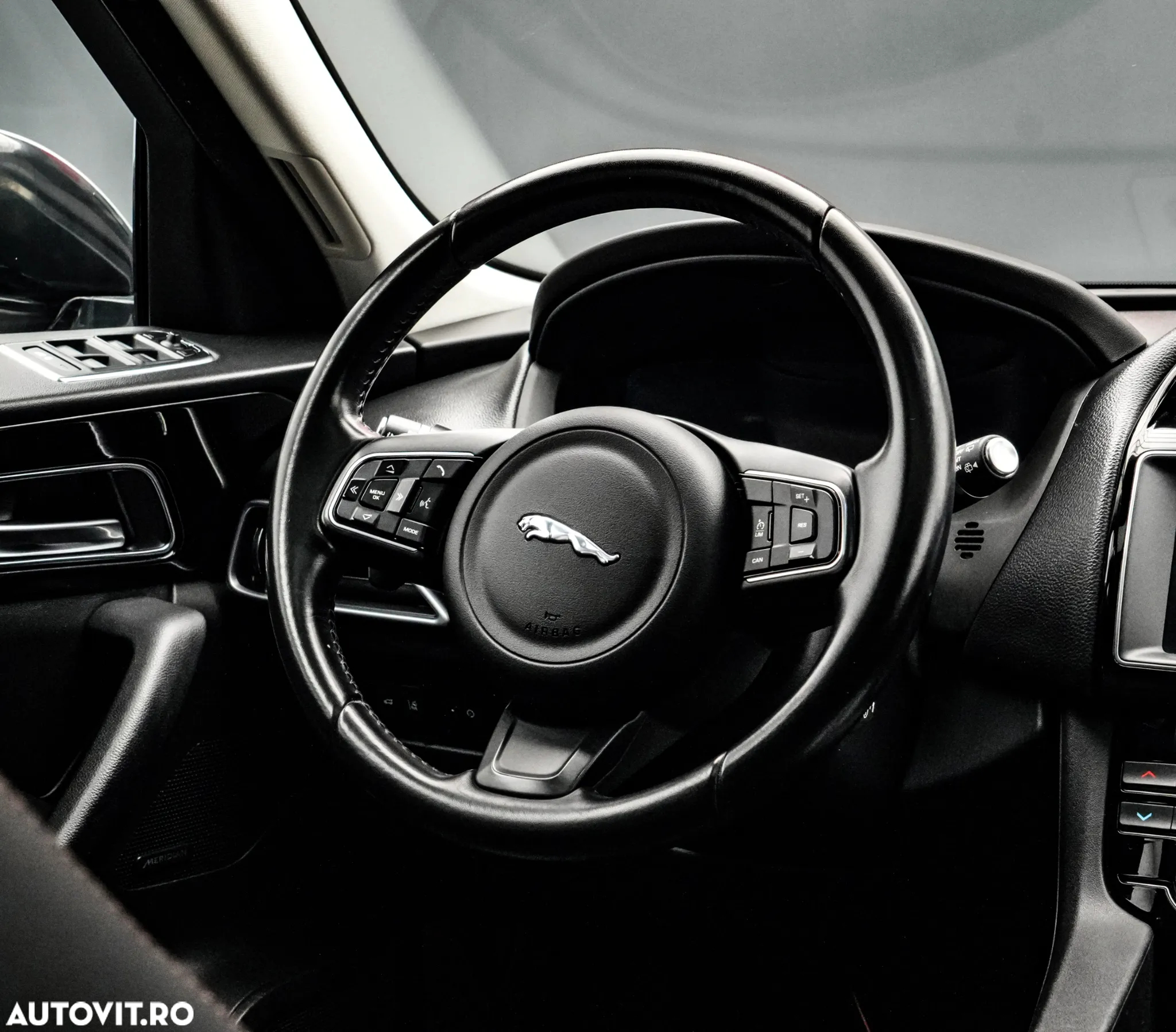 Jaguar F-Pace 20d AWD Prestige - 18