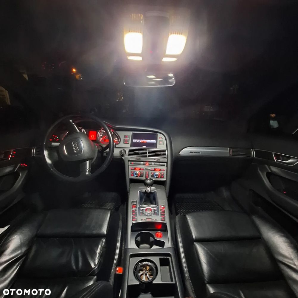 Audi A6 Avant 2.4 - 16