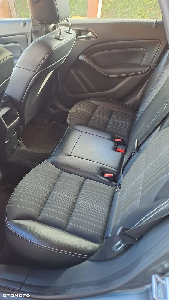 Mercedes-Benz Klasa B 180 7G-DCT Style - 9
