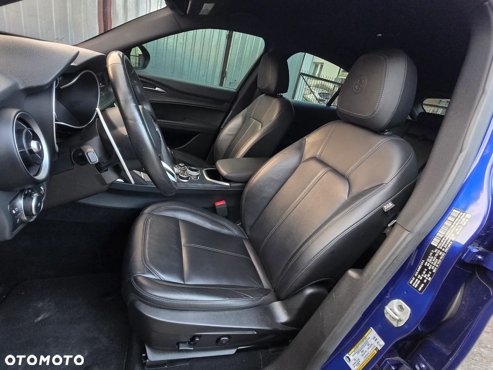 Alfa Romeo Stelvio 2.0 Turbo 16V AT8-Q4 Sprint - 22