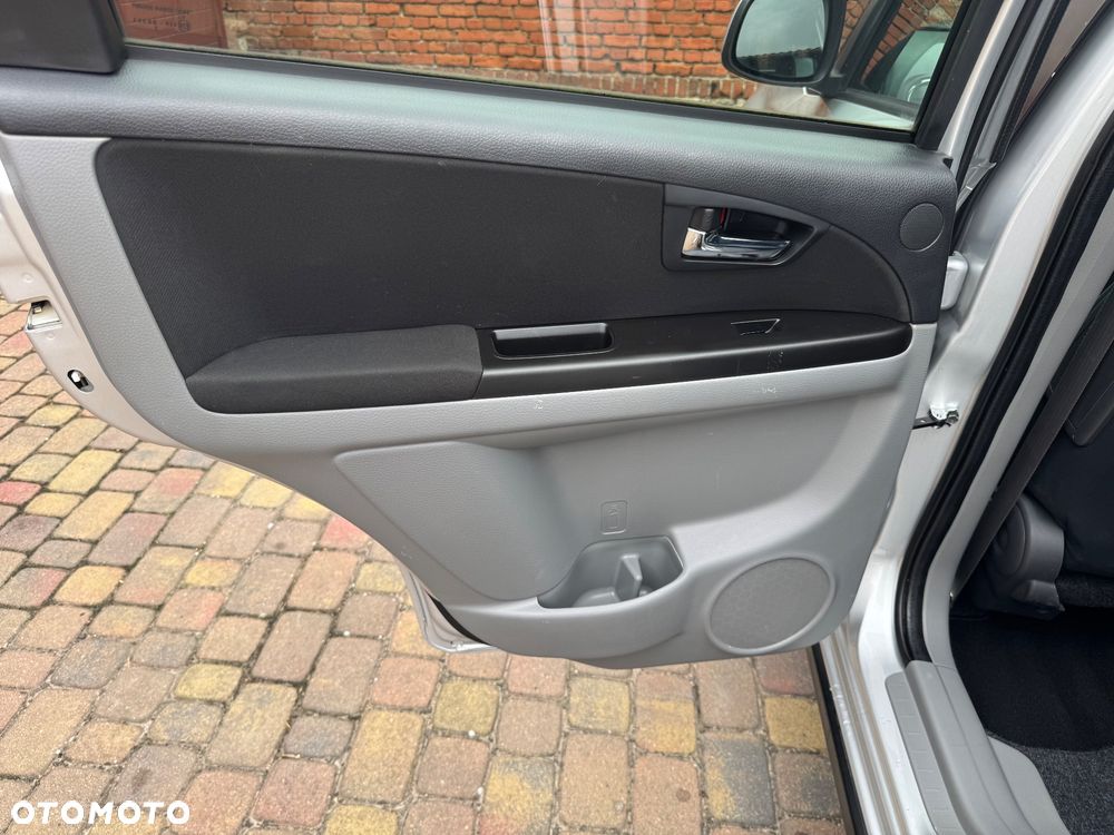 Suzuki SX4 1.6 VVT 4x2 Limited - 23