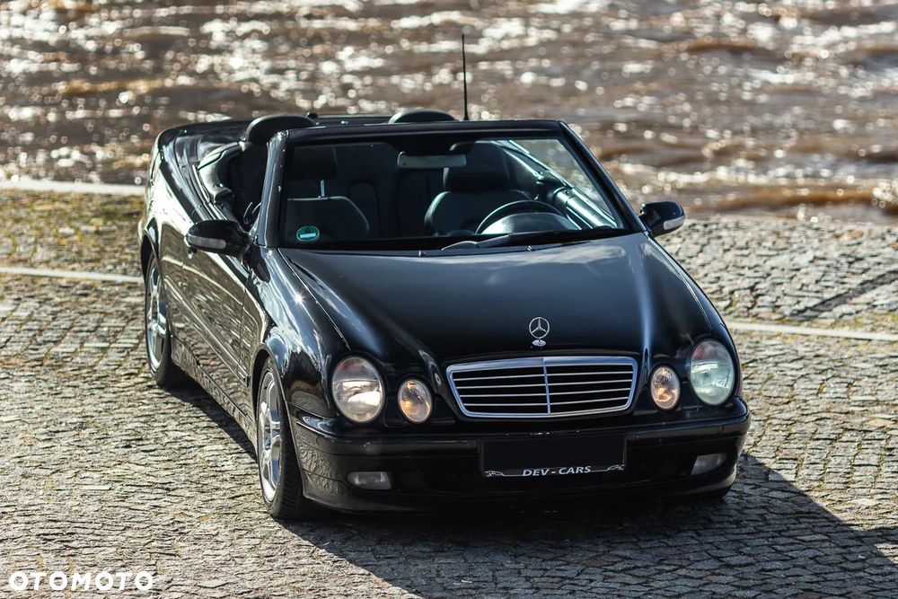 Mercedes-Benz CLK - 12