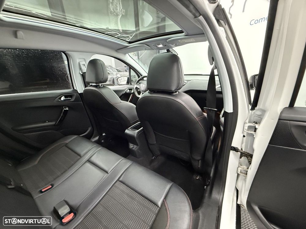 Peugeot 2008 1.2 PureTech GT Line - 18