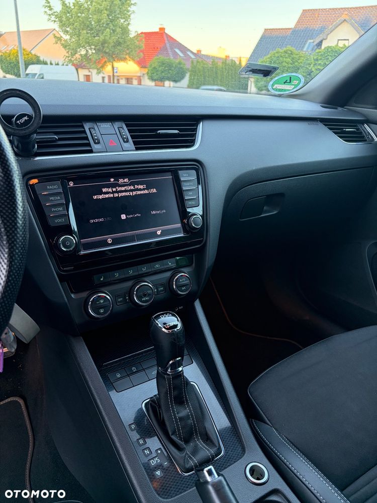 Skoda Octavia 2.0 TDI RS DSG - 9