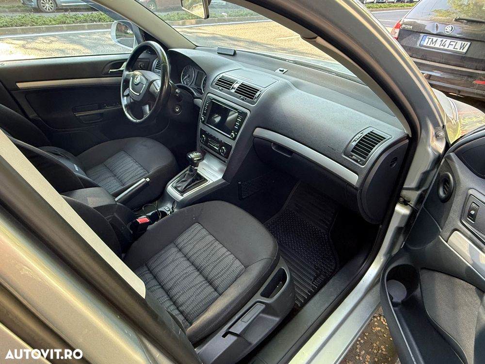 Skoda Octavia 1.6 TDI Ambiente DSG - 13