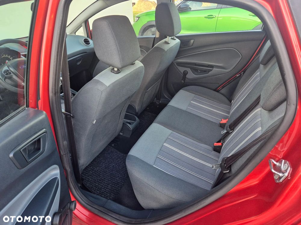 Ford Fiesta 1.25 Celebration - 30