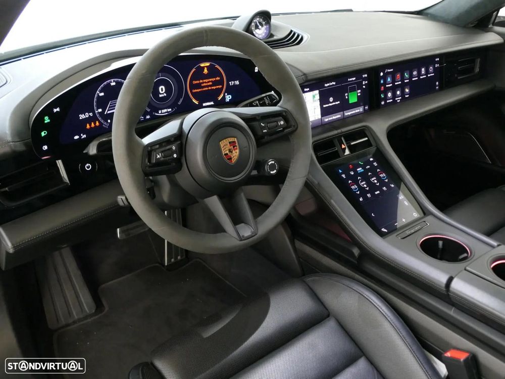 Porsche Taycan Turbo S - 24