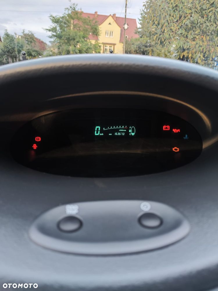 Toyota Yaris - 11