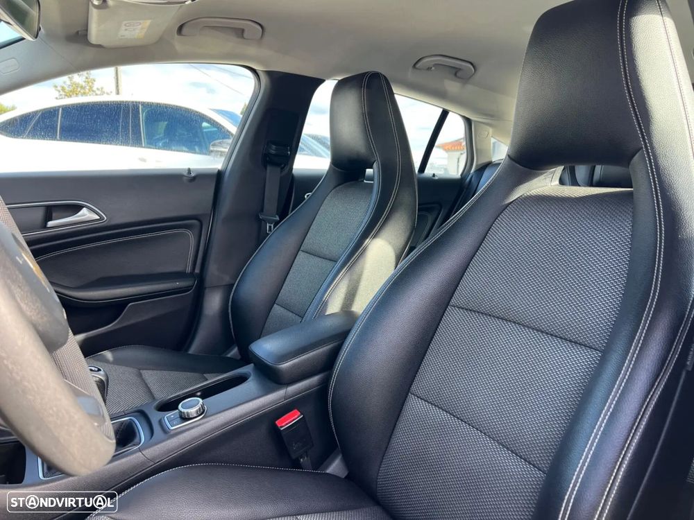 Mercedes-Benz CLA 180 - 9