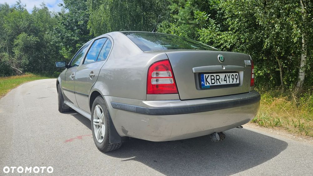 Skoda Octavia 1.6 Tour - 5